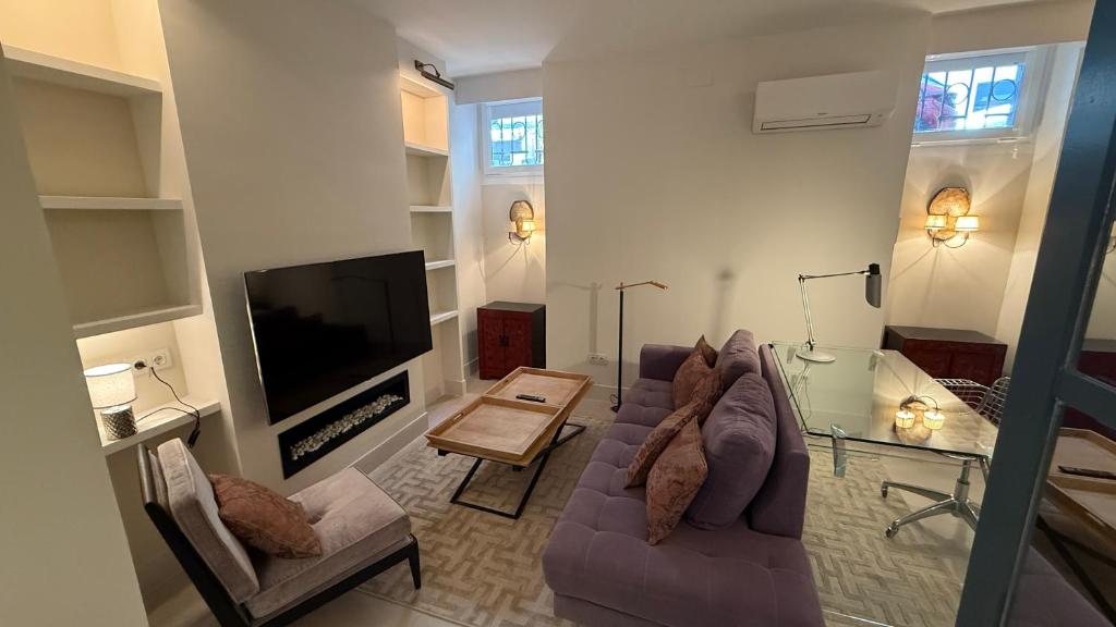 Stylish Haven in Chic Salamanca - 1