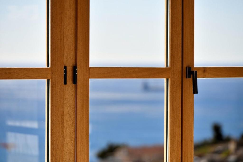 Beautiful villa and pool with sea view - 4
