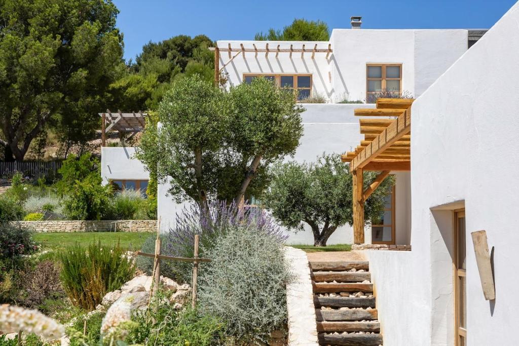 Beautiful villa and pool with sea view - 2