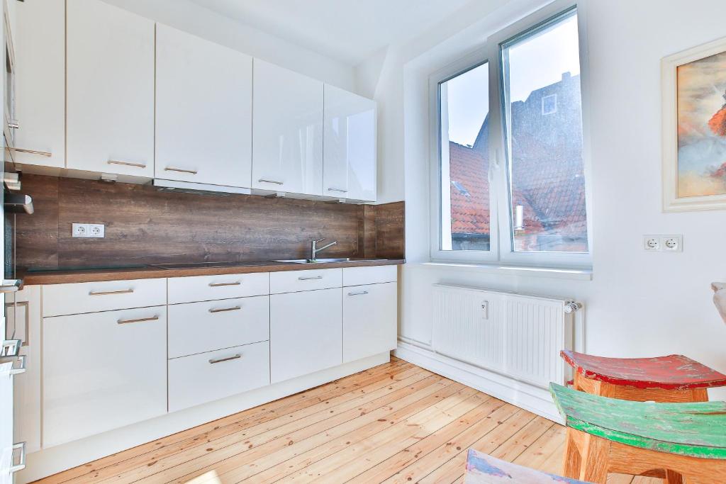 Kitchen, Riverside Apartments in Lubeck