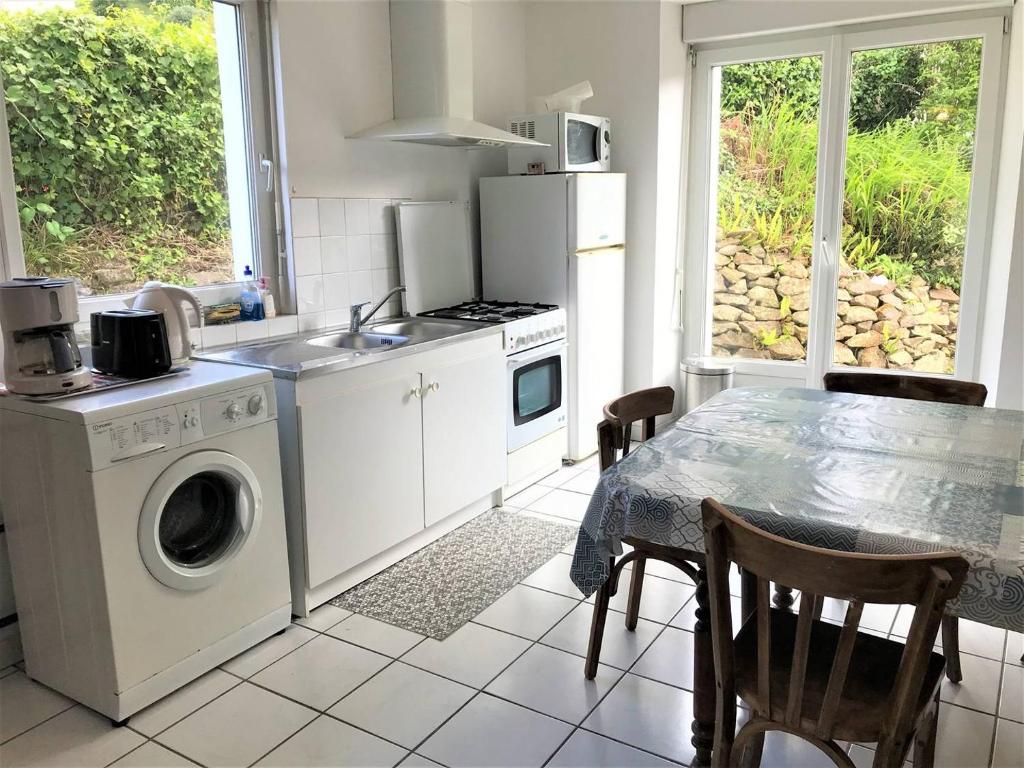 Maison à 550m de la plage de Trestraou à PERROS-GUIREC - Réf 900 - 2
