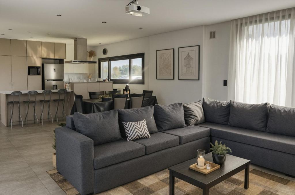 Casa Romi - Casa para 6 PAX con pileta en Arenas Chico, Mar del Plata - Hola Sur - 3