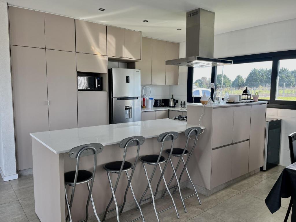 Casa Romi - Casa para 6 PAX con pileta en Arenas Chico, Mar del Plata - Hola Sur - 4