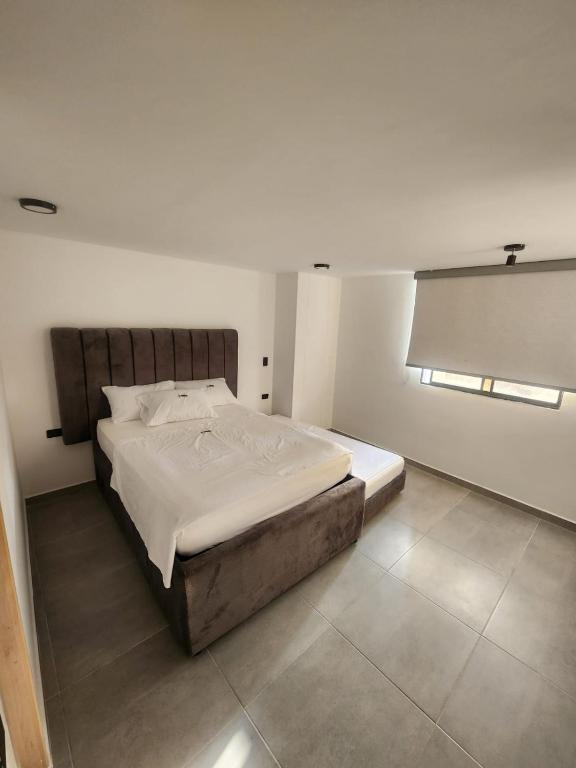 Eureka Living - 5