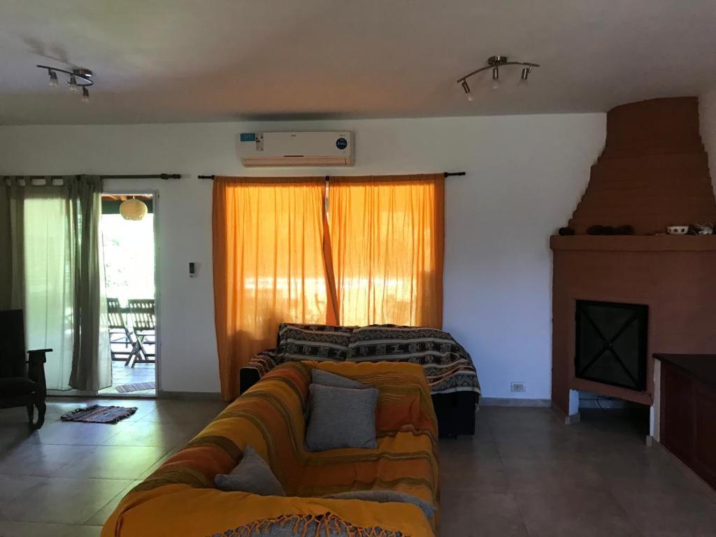 Casa en barrio privado con pileta - 3