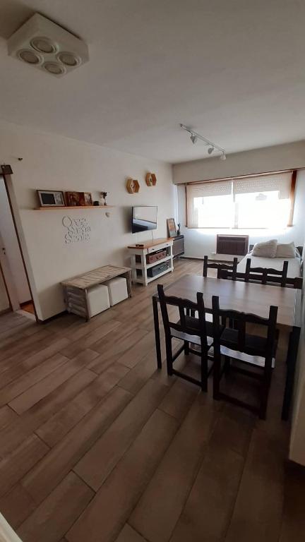 Departamento 2 ambientes céntrico con cochera - 3