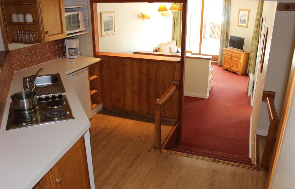 Kitchen, Temples du Soleil Machu Appartements VTI in Saint-Martin-de-Belleville