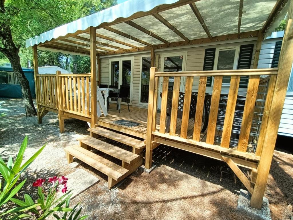 Luxe 6 persoons Chalet camping Leï Suves Cote d'Azur Roquebrune-sur argens - 1