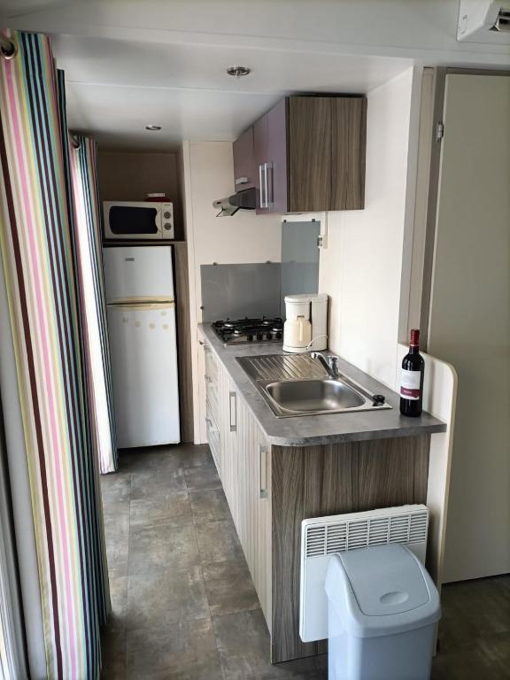Luxe 6 persoons Chalet camping Leï Suves Cote d'Azur Roquebrune-sur argens - 5