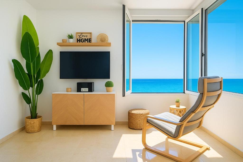 Sunrise Sea Apartment Beachfront - 3