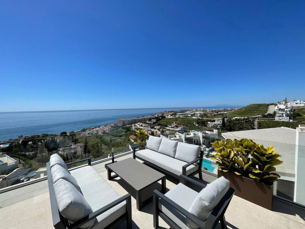 Luxury House with Private Pool, Jacuzzi and Wellness Spa - 4