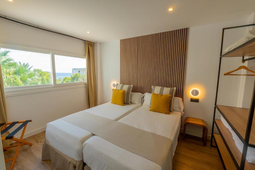 Apartamentos Vistasol — Hotel rooms in Magaluf, Balearic Islands