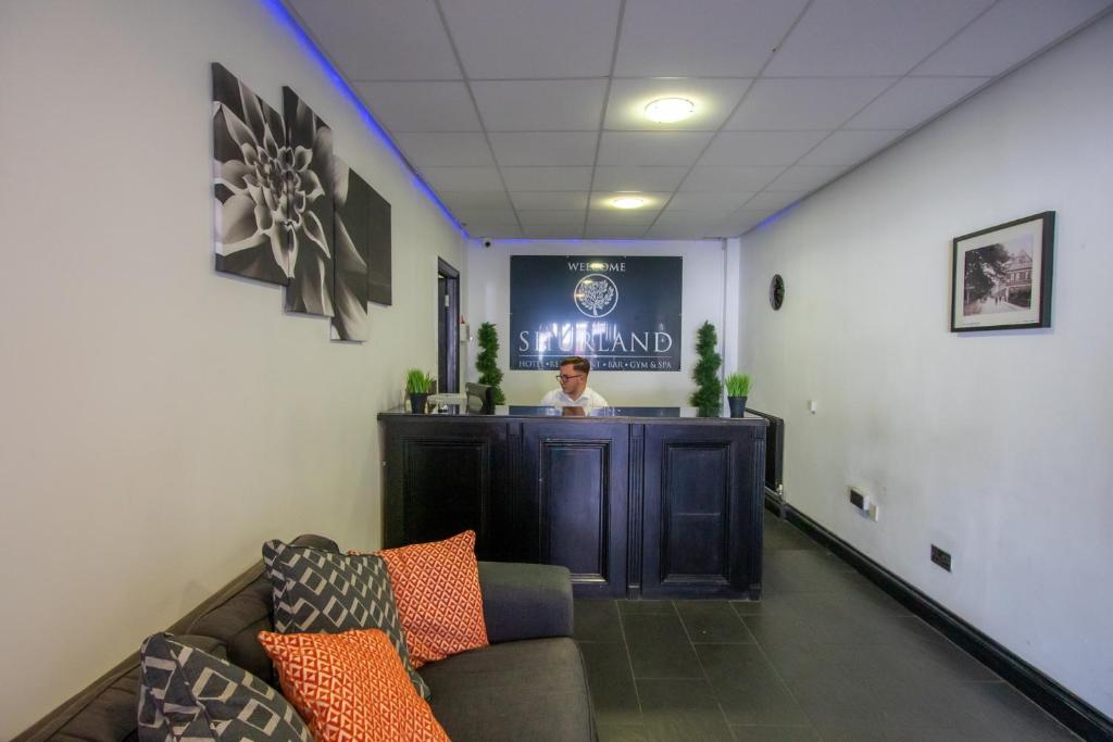 フロント・ロビー