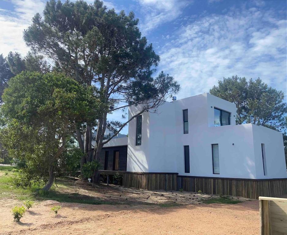 House in a Private Neighborhood of Arenas de José Ignacio - 1