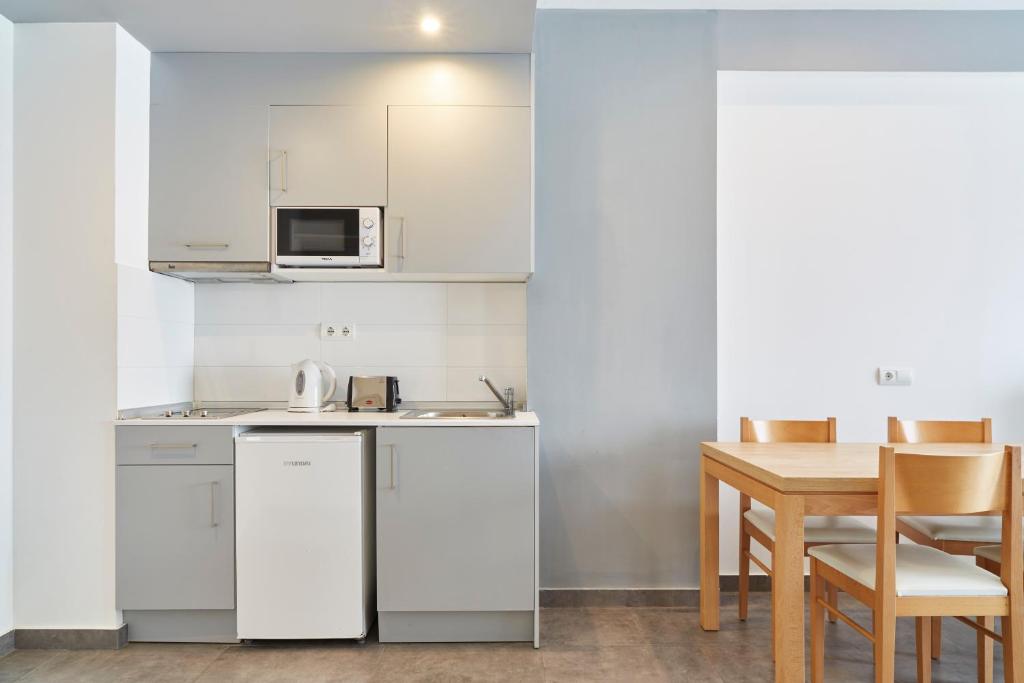 Invisa Aparthotel Casa Luis — Santa Eulalia, Balearic Islands
