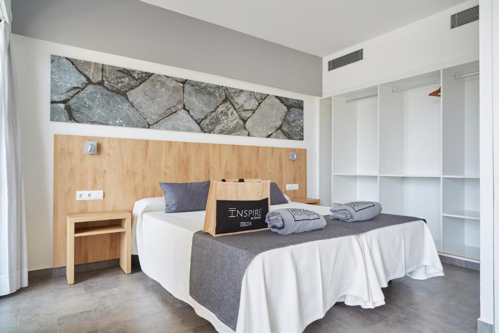 Invisa Aparthotel Casa Luis — Santa Eulalia, Balearic Islands