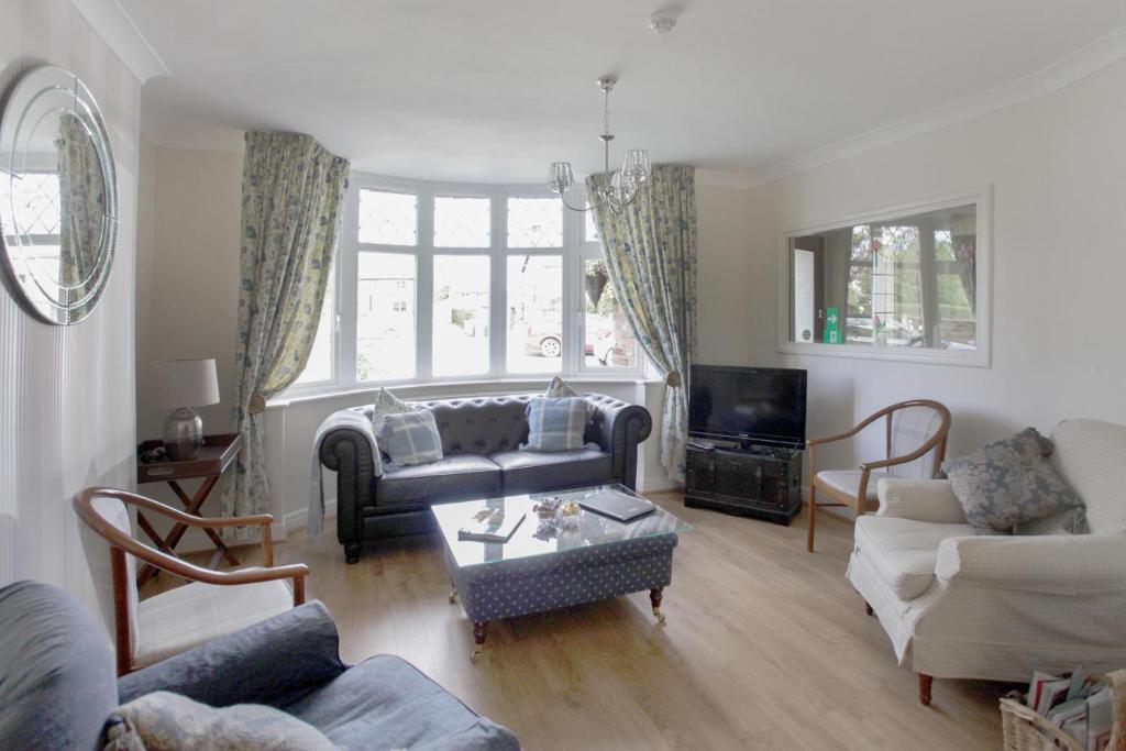 The Hinton Guest House フロント・ロビー