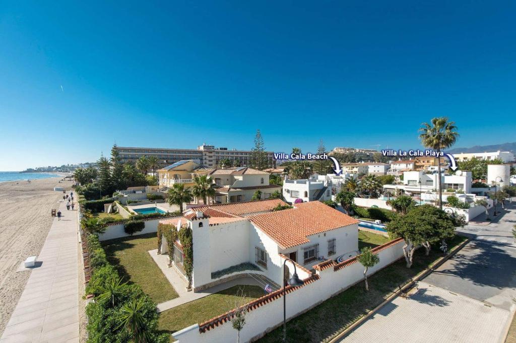 Villa Cala Beach by Villa Plus - 4