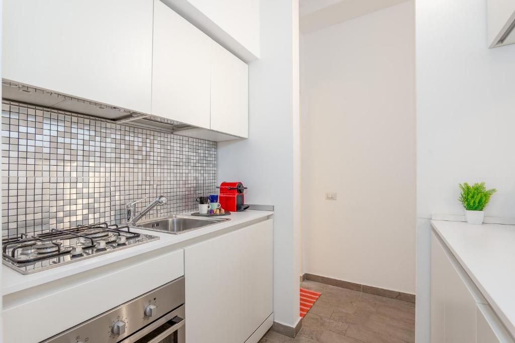 Modern one-bedroom flat near Corso Como - 4