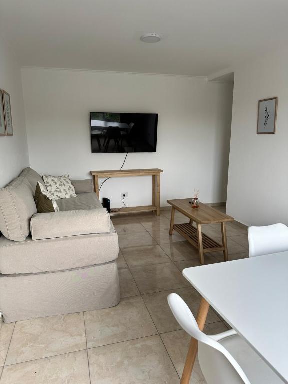 Departamento Roca - Luminoso y bien ubicado - 4