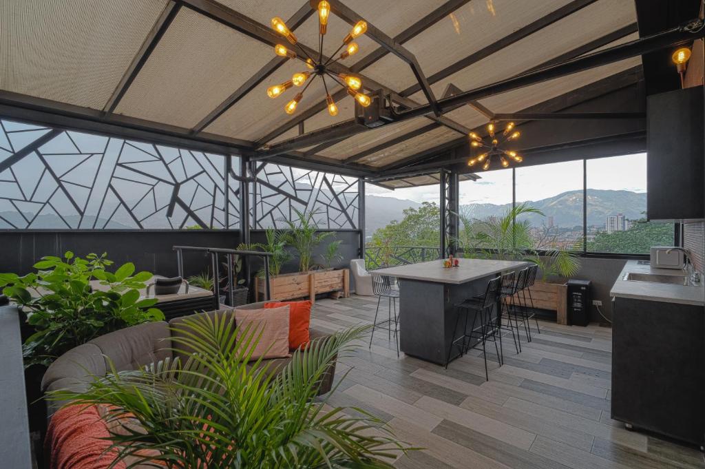 Panoramic Rooftop - Jacuzzi & Balcony - 5