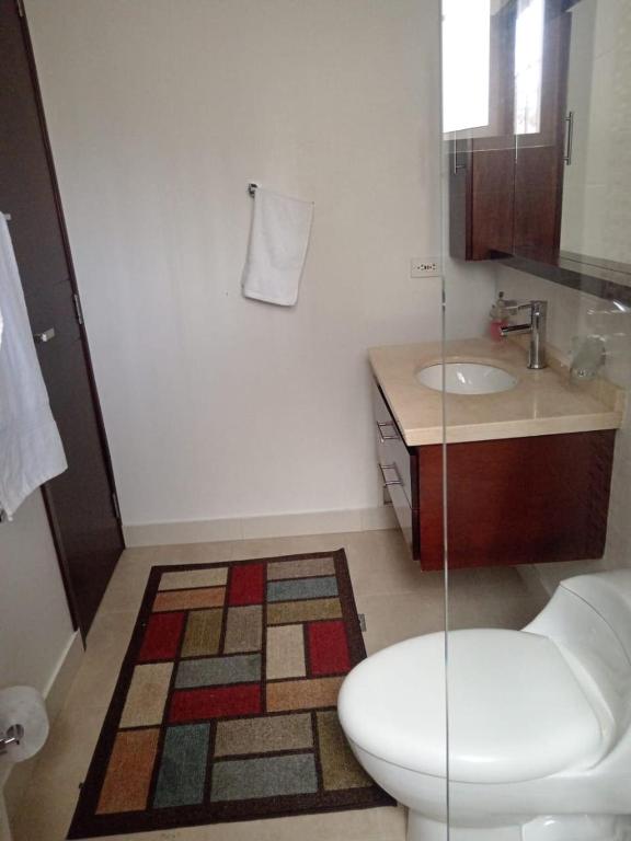 Apartamento amplio, moderno y muy bien ubicado - 4