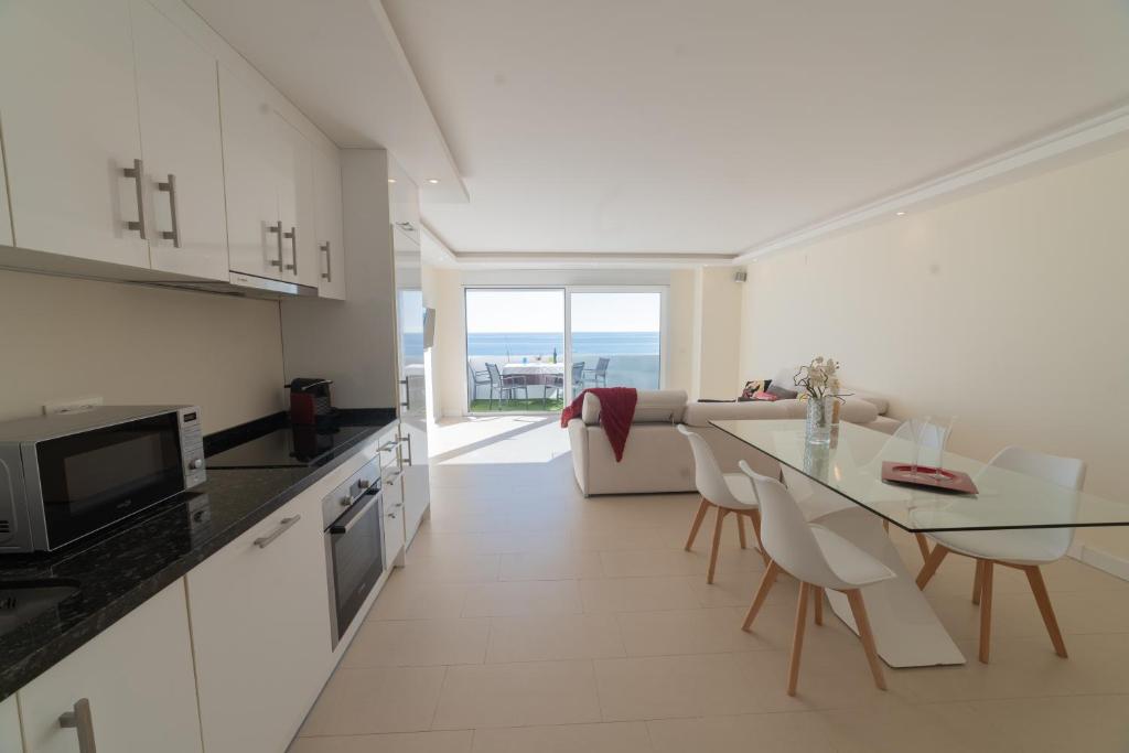 Luxurious apartment in the heart of Puerto Banus - 4