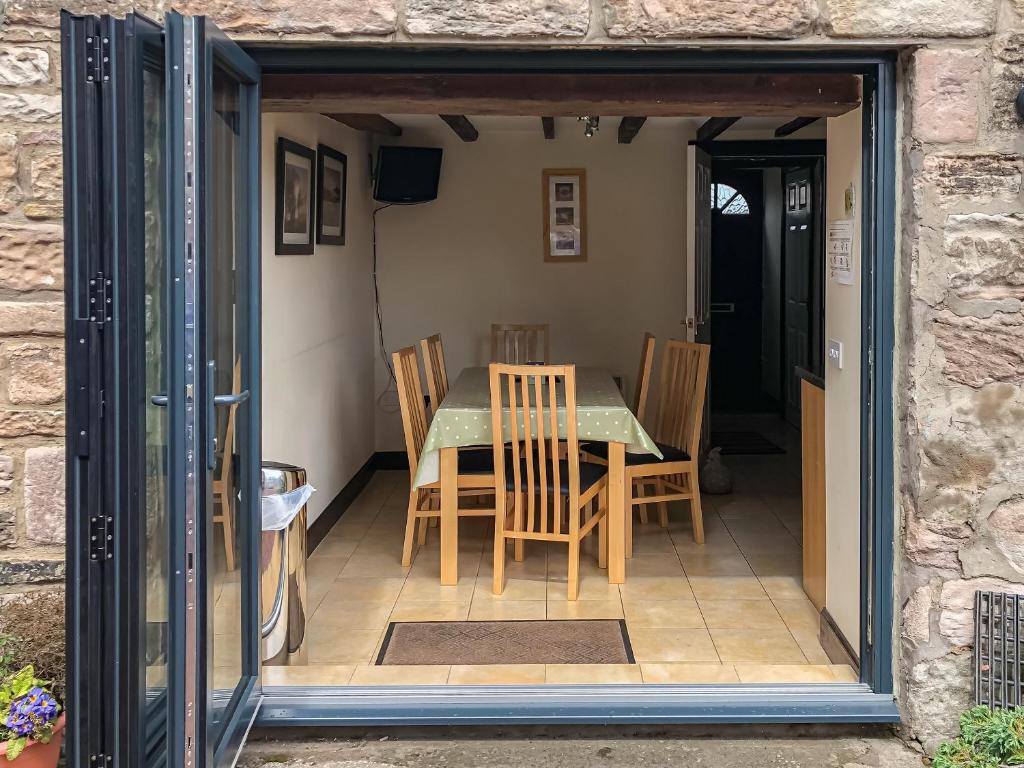 Miller's Cottage, Seahouses, Seahouses - pet-friendly stay