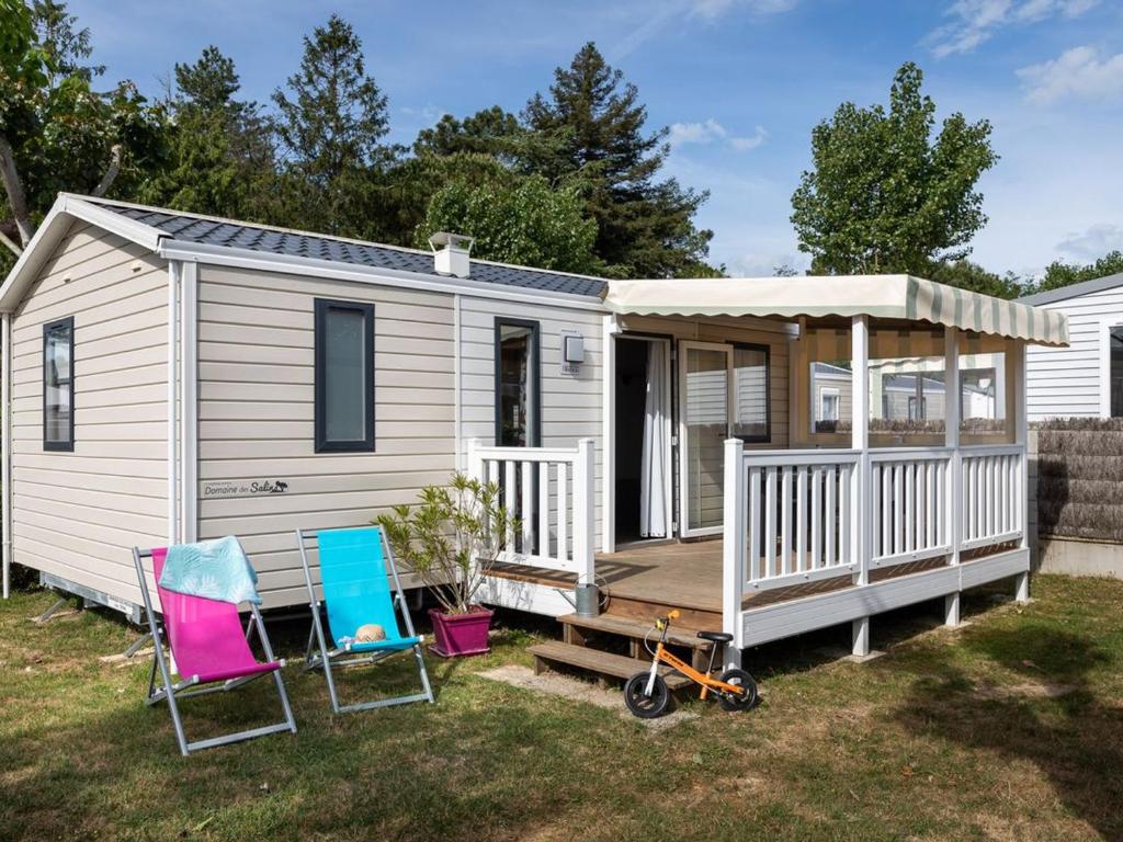 Mobil home confortable avec terrasse à Saint-Hilaire-de-Riez - API-1-52-887 - 1