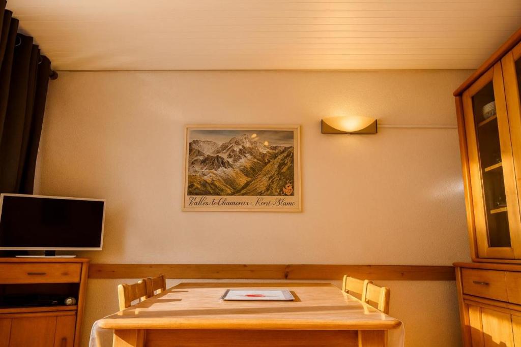 Bright apartment with views of Mont Blanc - 4