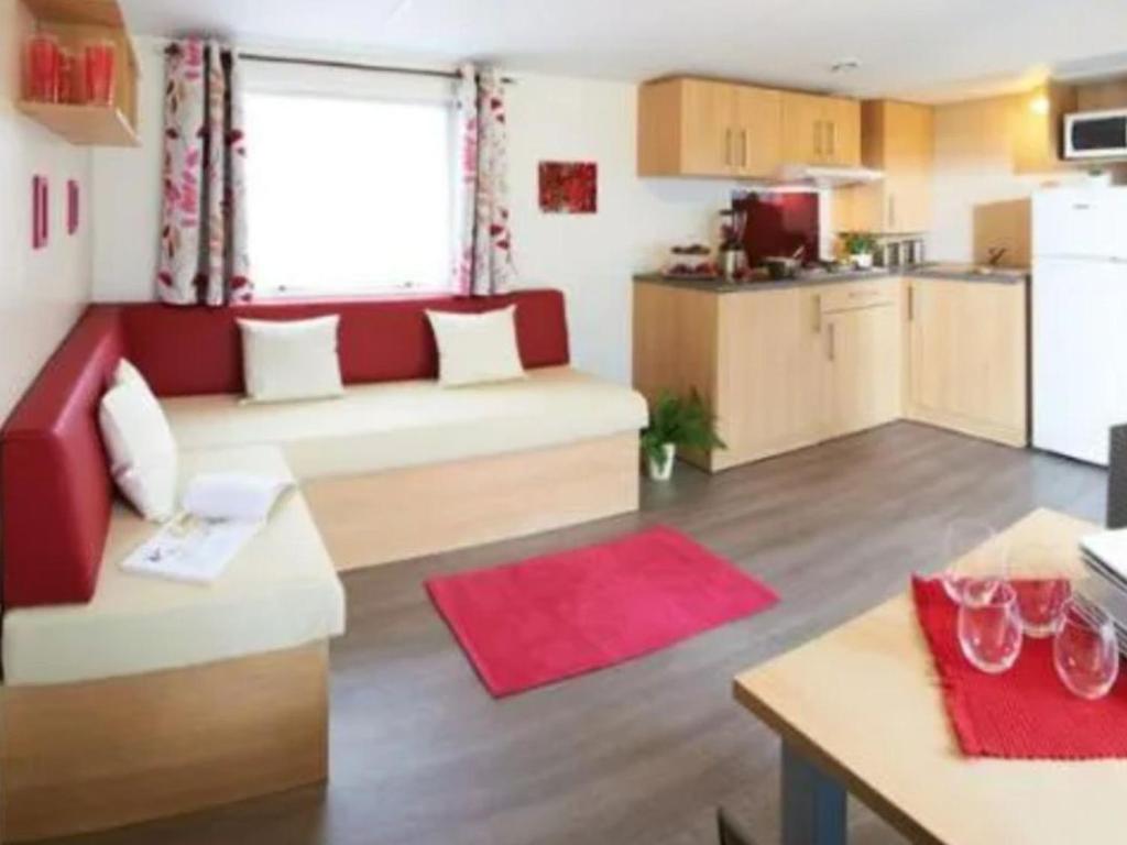 Mobil-home avec Terrasse à Hyères - 30m² pour 4 personnes - API-1-52-1076 - 1
