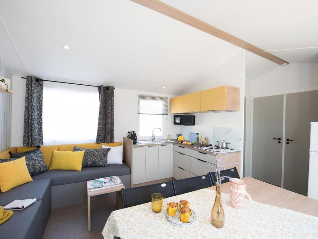 Mobil-home de 40m² pour 8 personnes avec rampe d'accès - API-1-52-1083 - 2