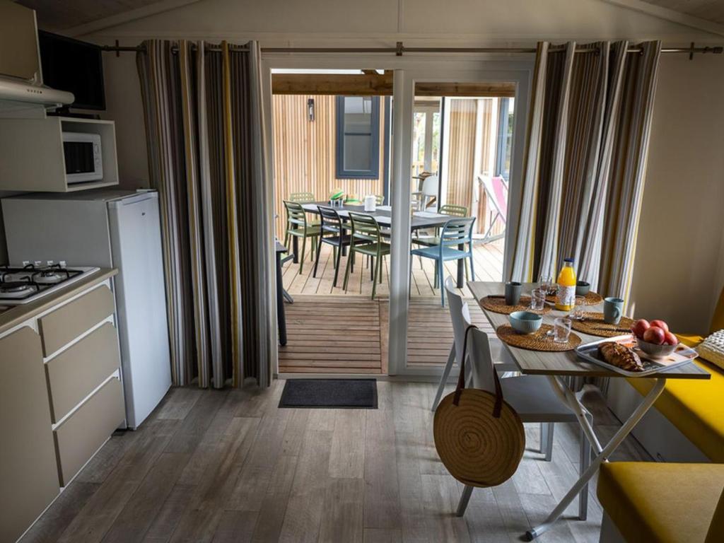 Deux Mobil-homes 60m² avec Terrasse - 5 Chambres - API-1-52-1107 - 4
