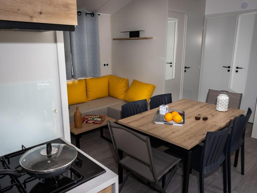 Mobil-home de 30m² avec Terrasse, 2 Chambres à Saint-Jean-de-Monts - API-1-52-1121 - 2