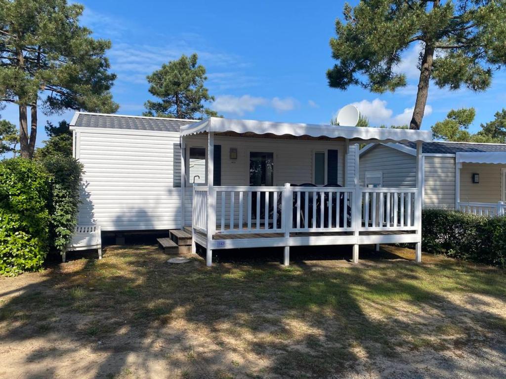 Mobil-home avec Terrasse, 25m², 4 personnes - API-1-52-1127 - 1