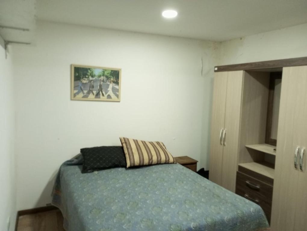 Moderno y amplio departamento para 7 con patio privado y parrilla - 4