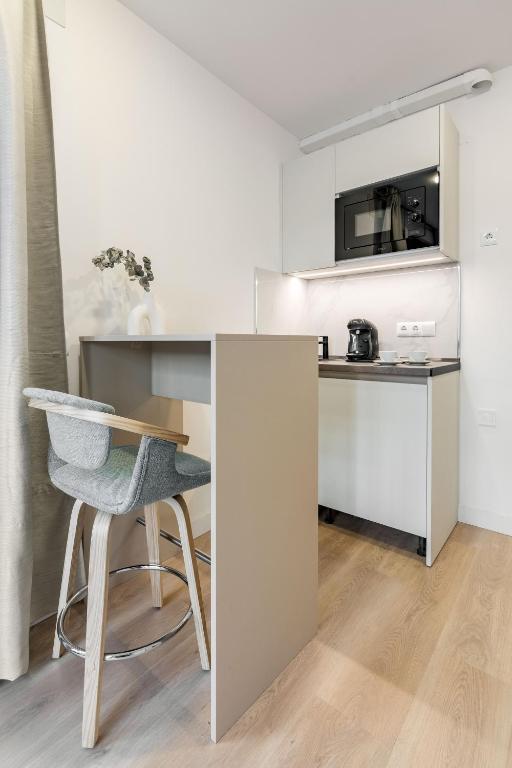 Square Rooms by Charming, cerca del aeropuerto y con un pequeño gimnasio - 3