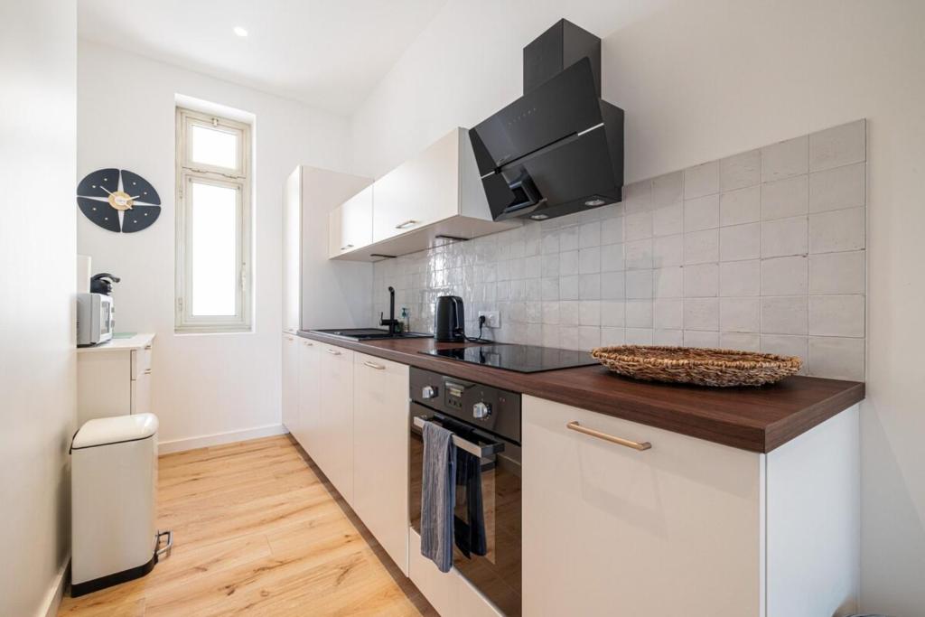 Large 2 Bedroom with Sea View 50m from Monaco - 4