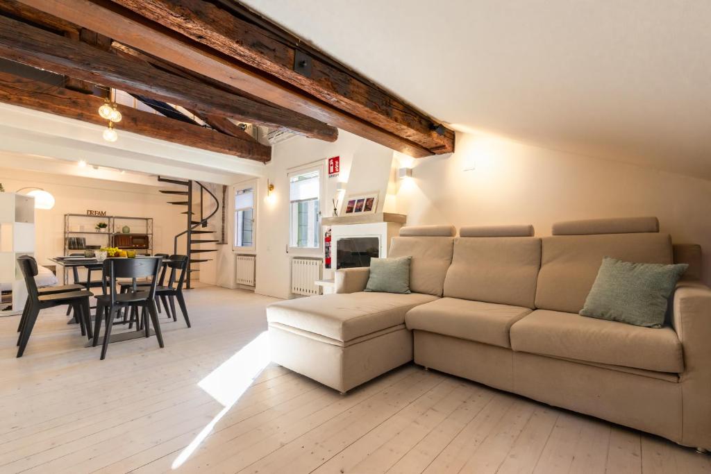 Dero' Home - 1