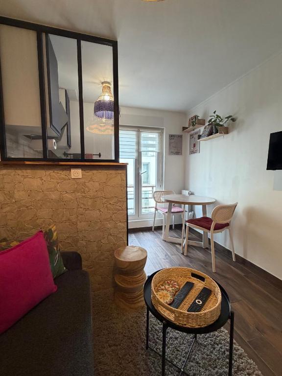20 sqm appartment with bedroom near Montmartre - 4