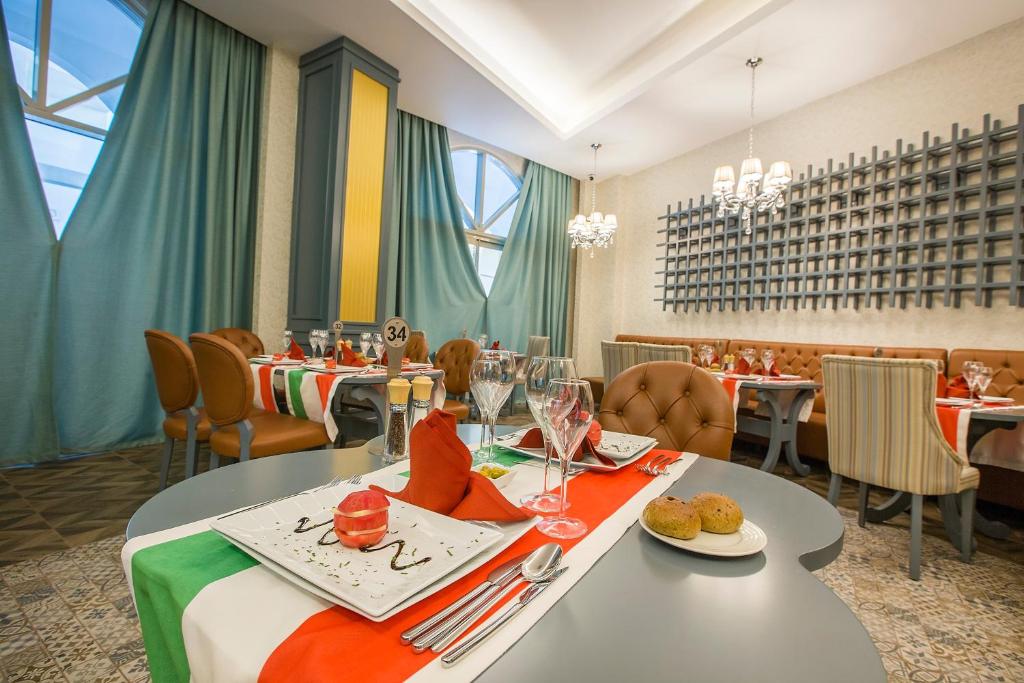 J'adore Deluxe Hotel & Spa Ultra All Inclusive — Side