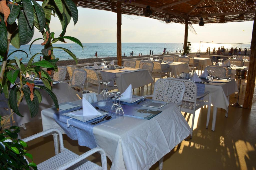 J'adore Deluxe Hotel & Spa Ultra All Inclusive — Side