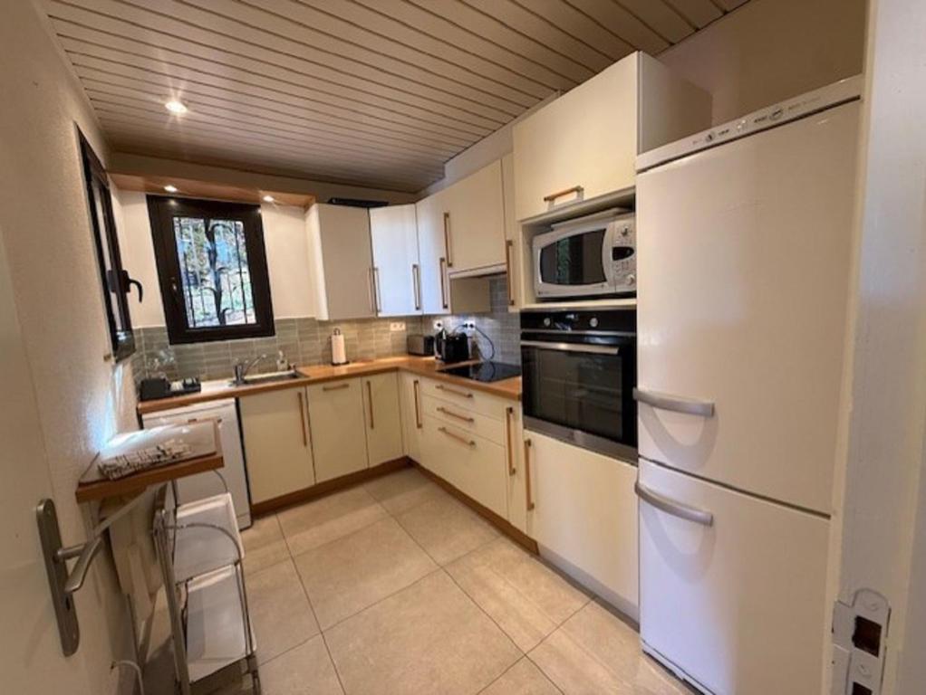 6AMB38 Superbe Villa avec terrasses dans résidence avec piscine commune - 5