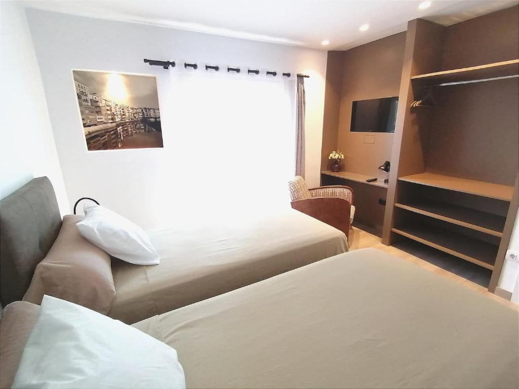 Central 2 bedroom apartment with terrace - 3