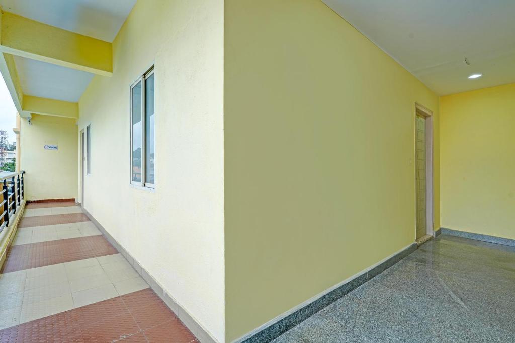 フロント・ロビー