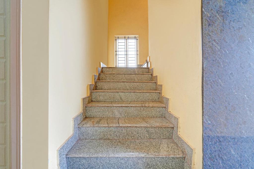 フロント・ロビー