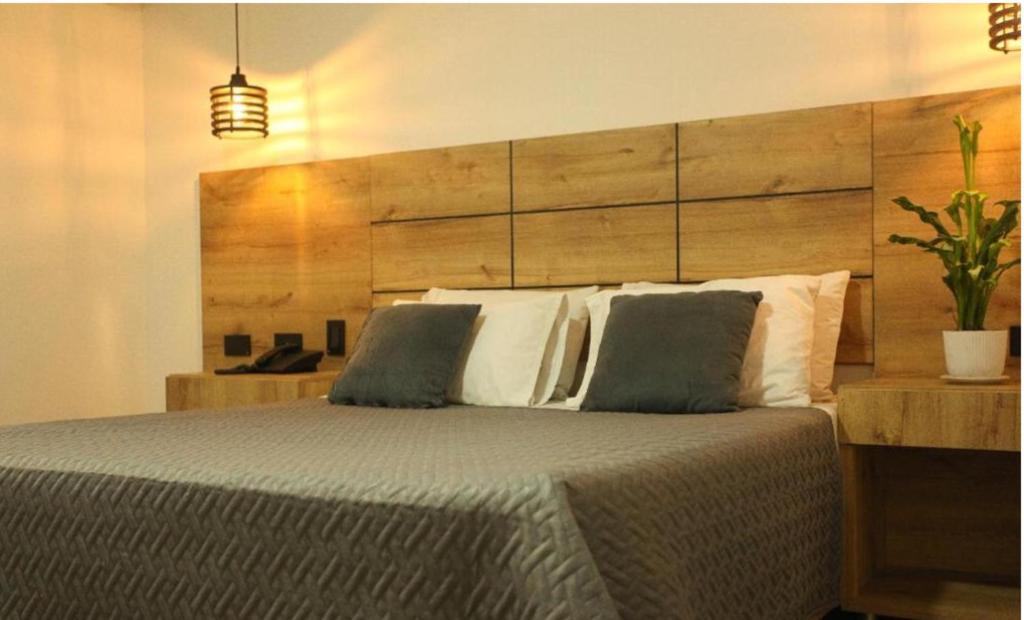 Hotel Medellín Pool and Breakfast - 4