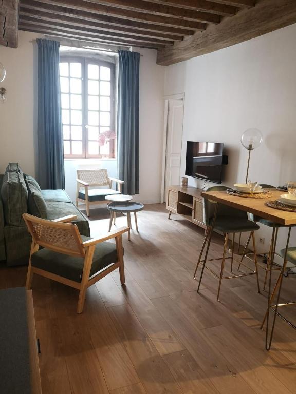 Appartement Crémieu Centre - 1
