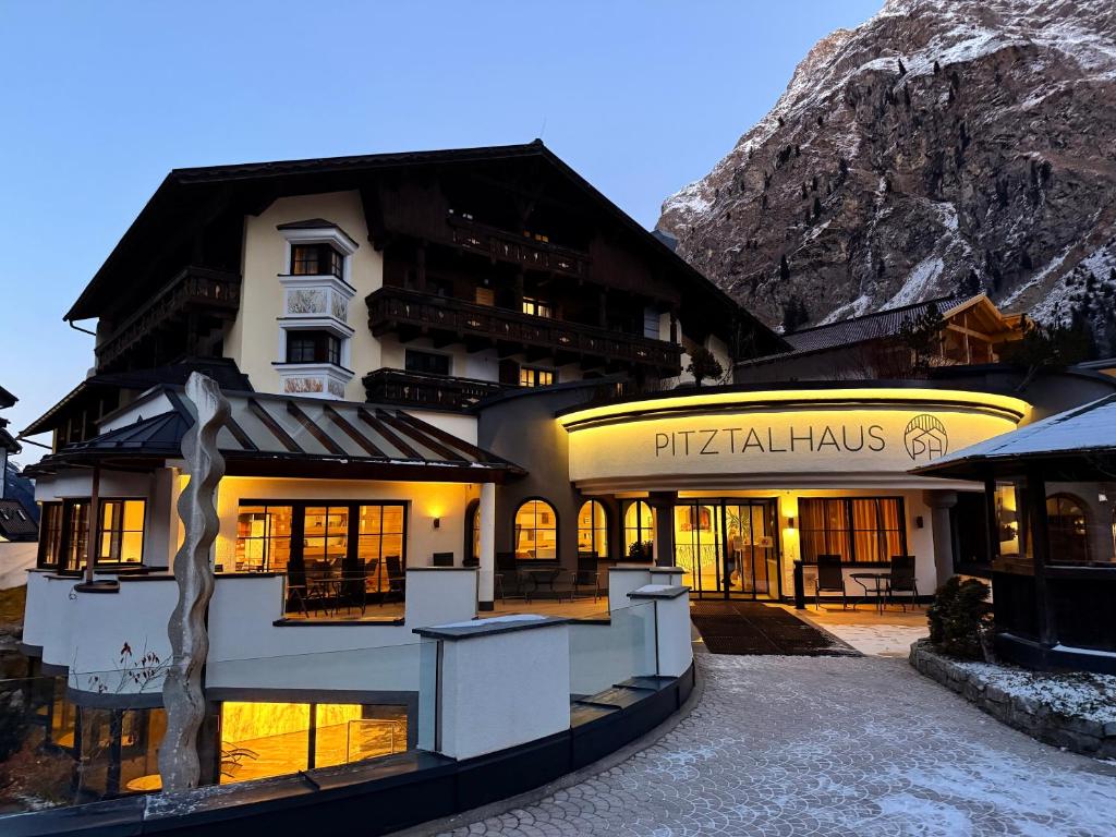 Tieflehner Hof Pitztalhaus Hotel - 1