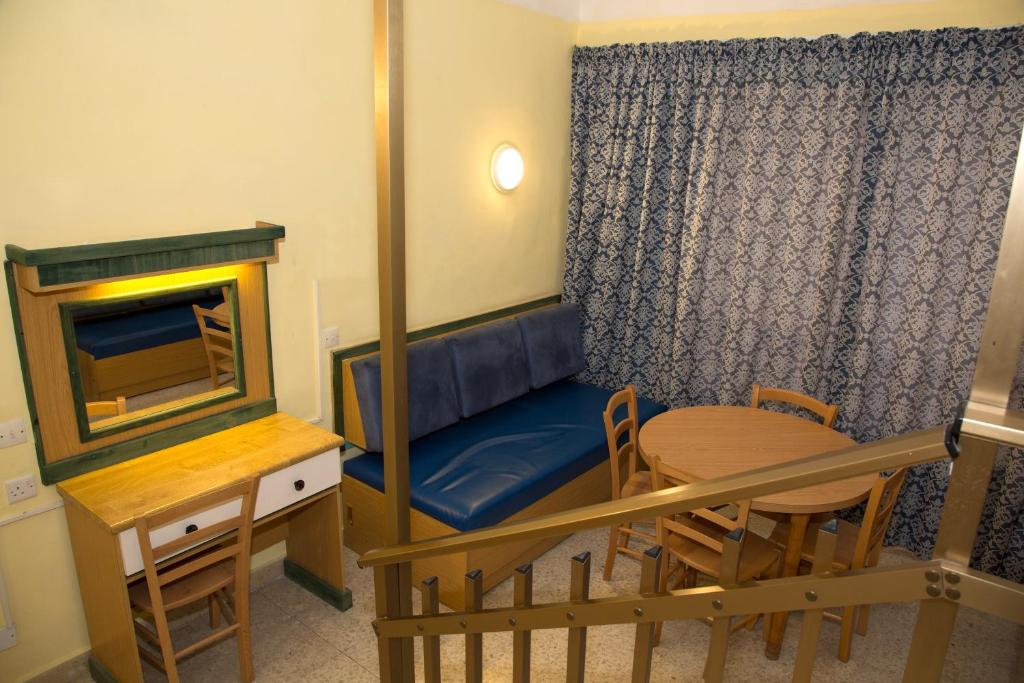 Hotel Burlington Photo 9